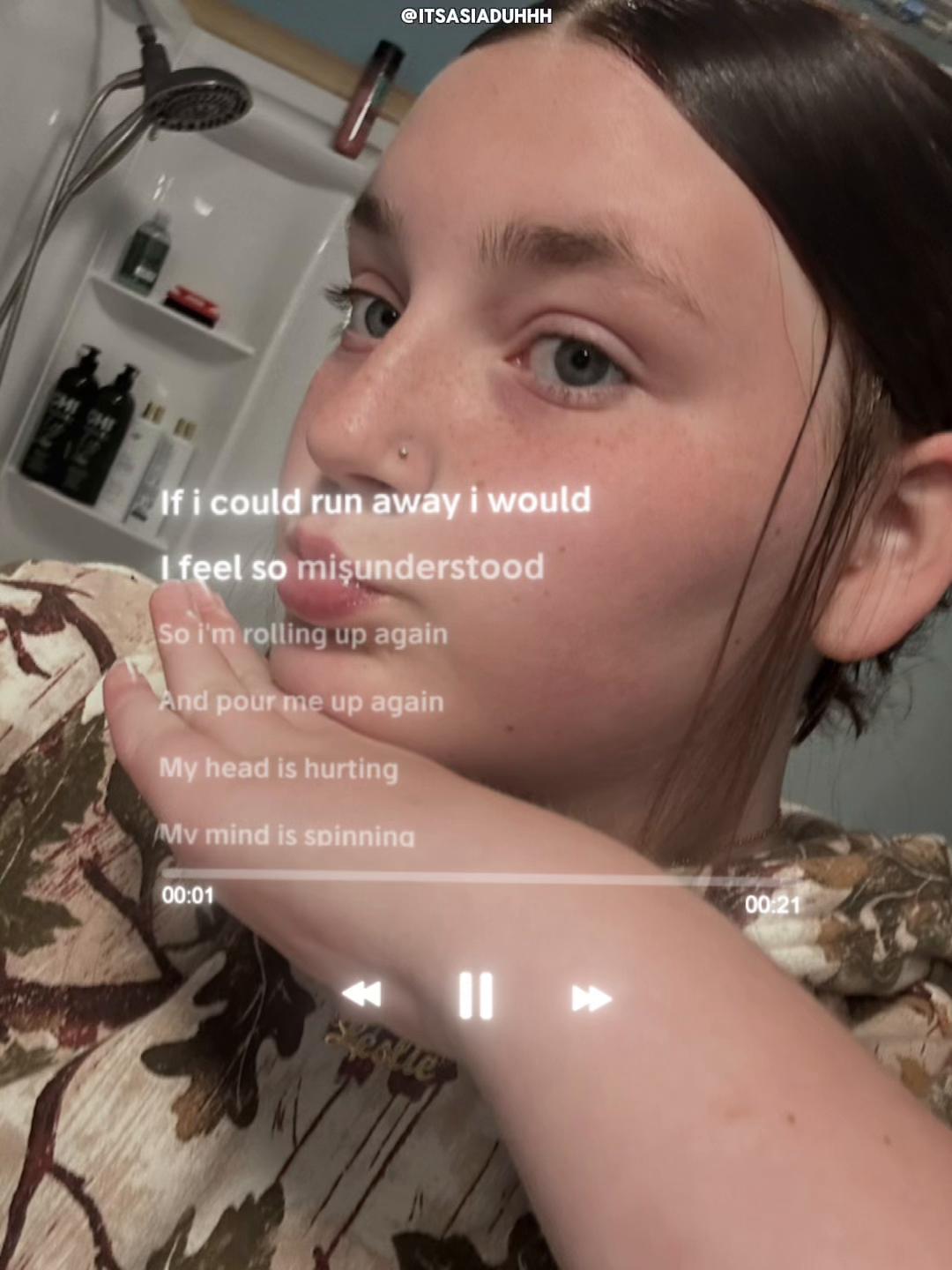 @lesliexoxo012