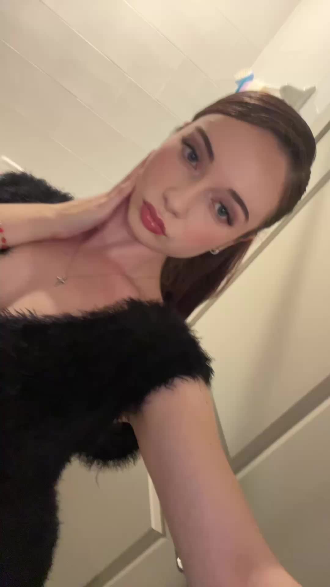 @laurennveronica