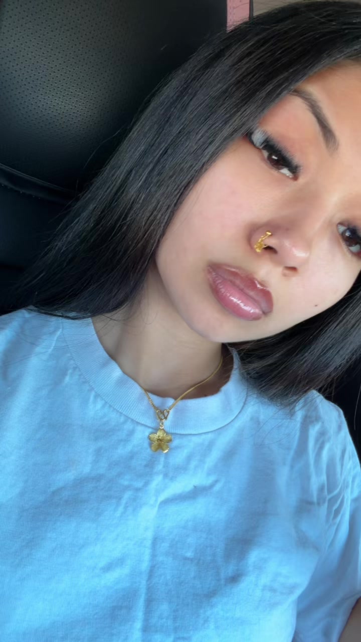 @_realprettyangie