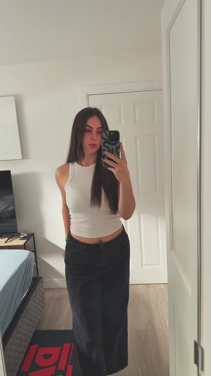@_elenau_