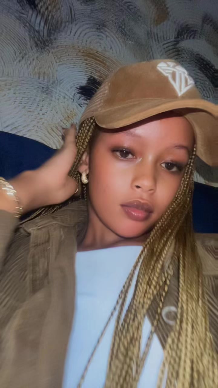 @Essie brownz🇷🇼🌹🇺🇬