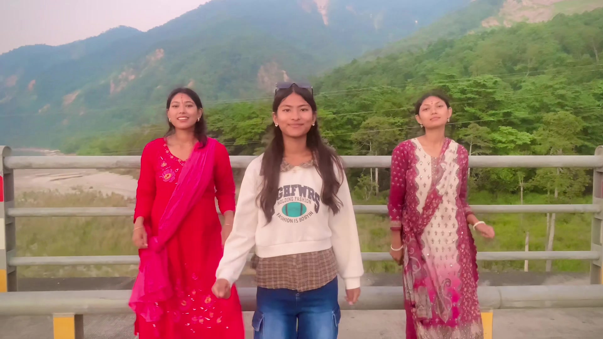 @Neelu_Mannu👯♀️