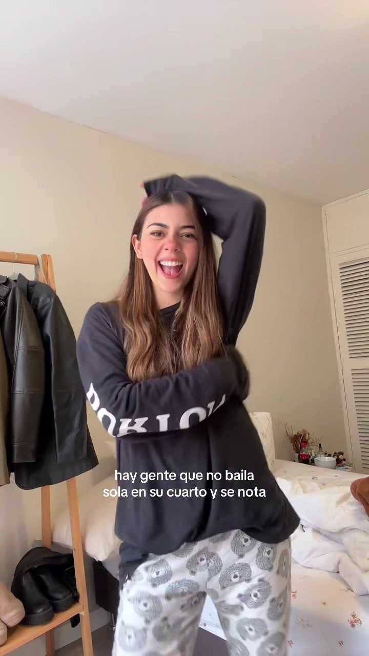 @adrianaleivaac