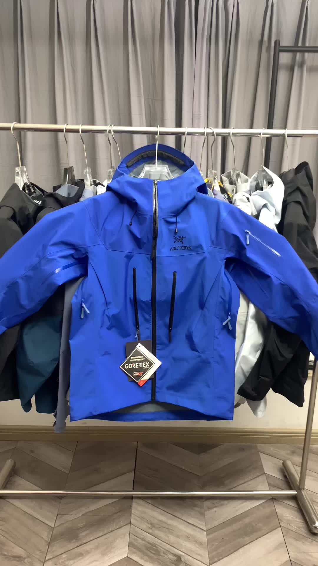 @skiingjacket