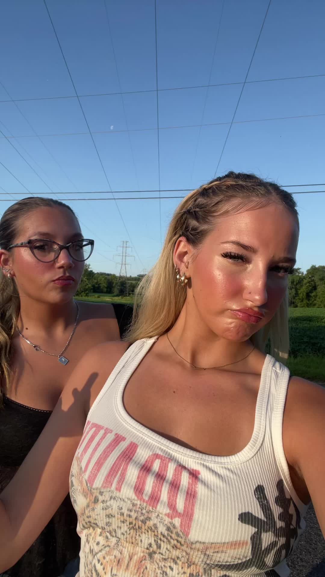 @_emileemorris