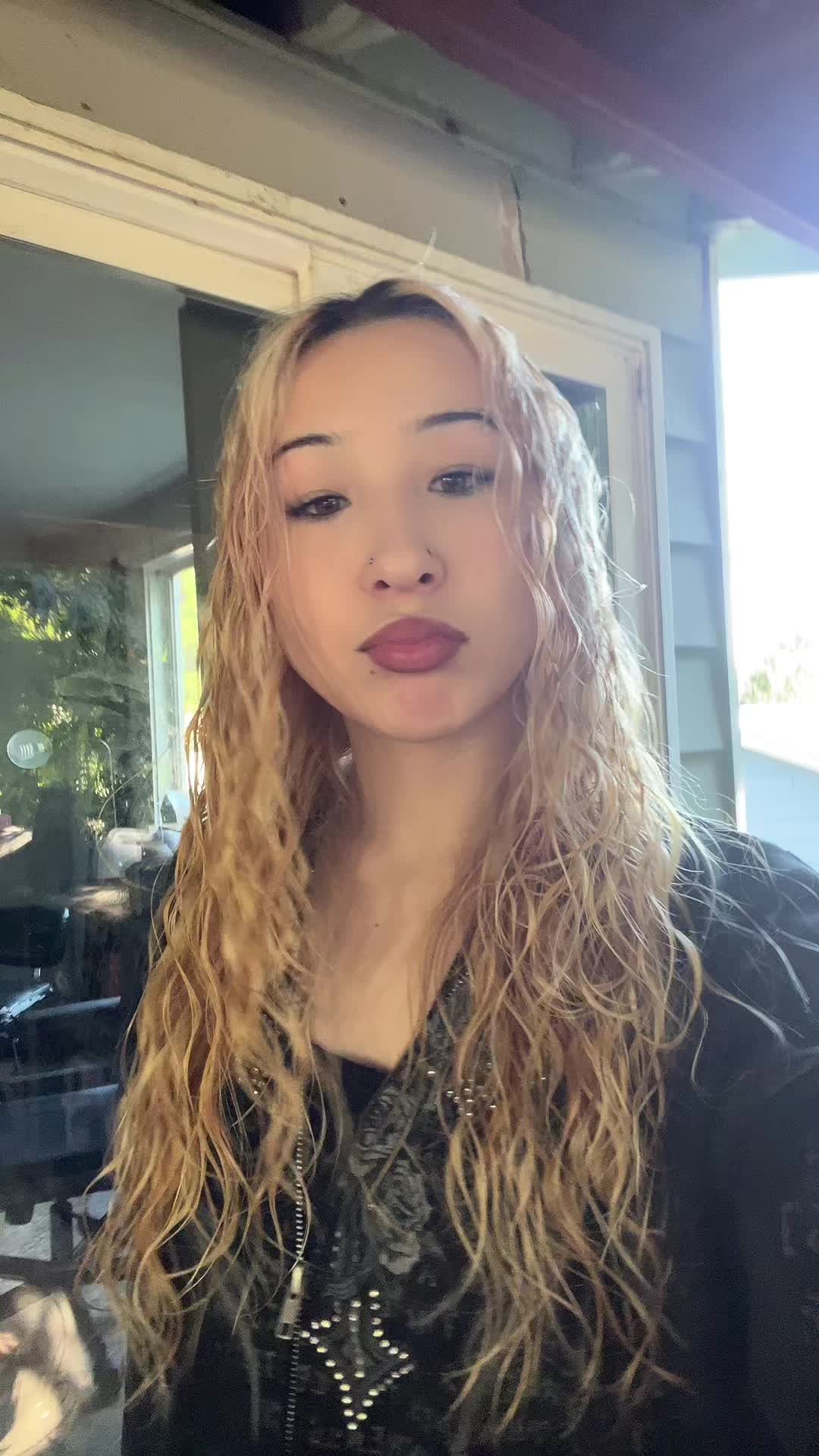 @hellookiko