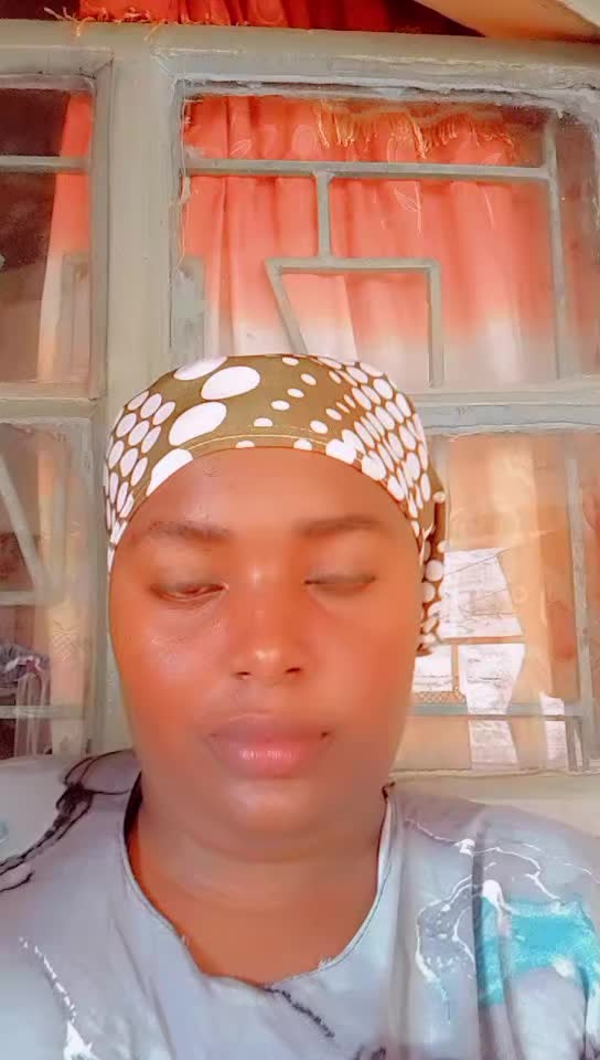 @Hanifa