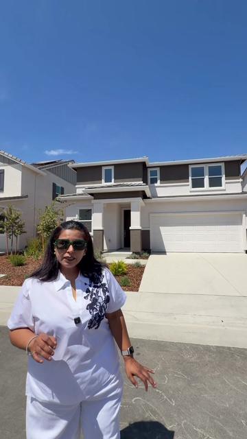 @Akta | Family Realtor®