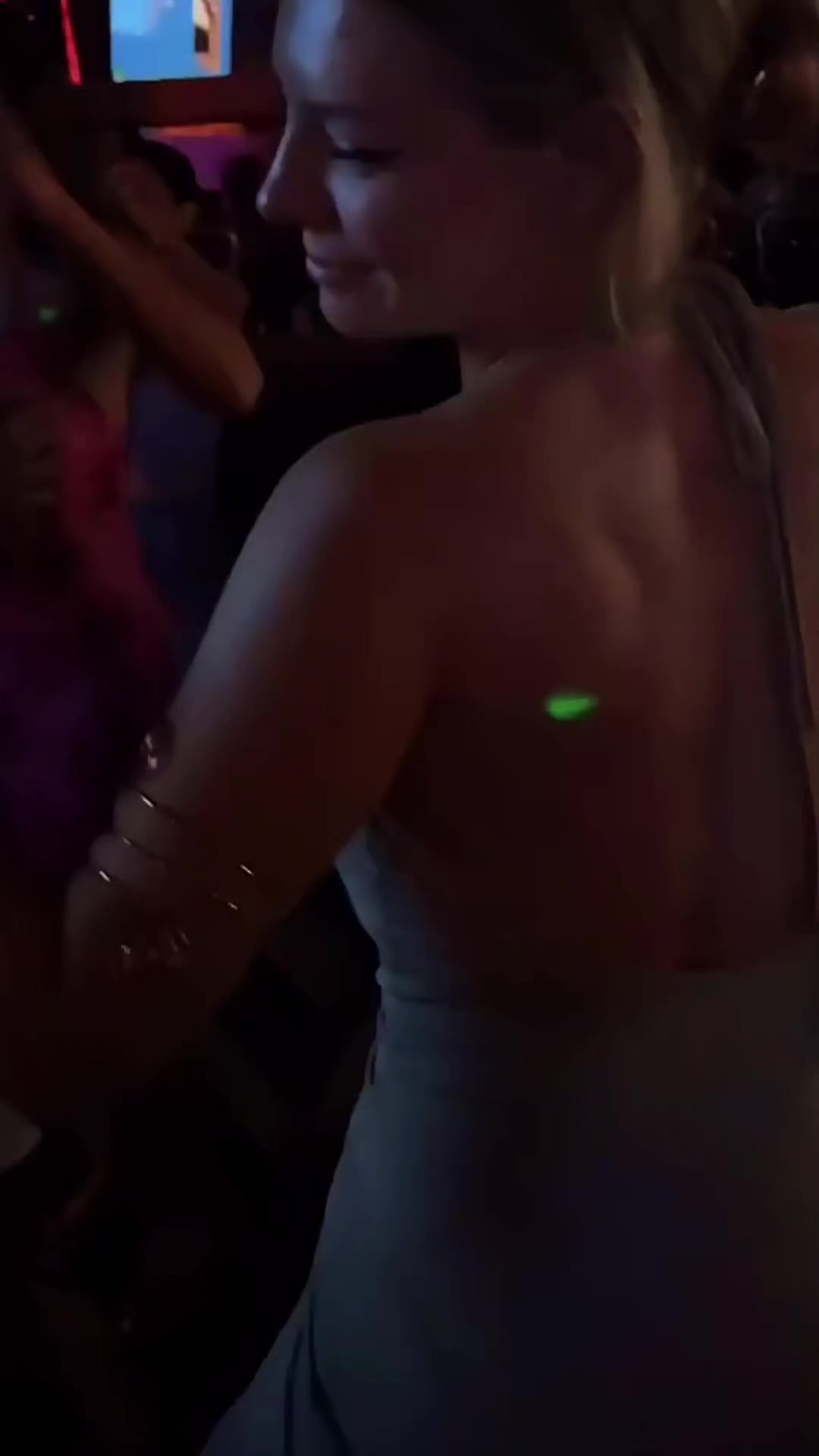 @Sua Hotwife