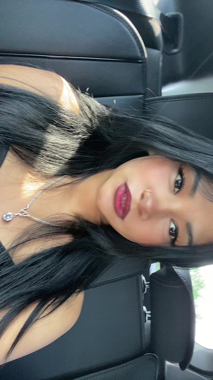 @Diya_🦢