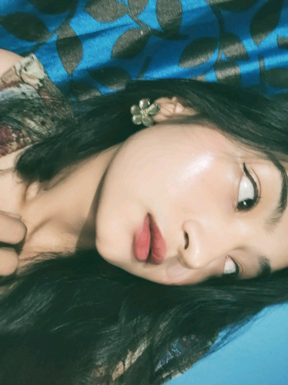 @Shifa_🌻