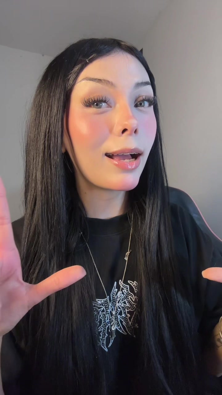 @SkinnyGhostiee🧛🏻&zwj;♀️