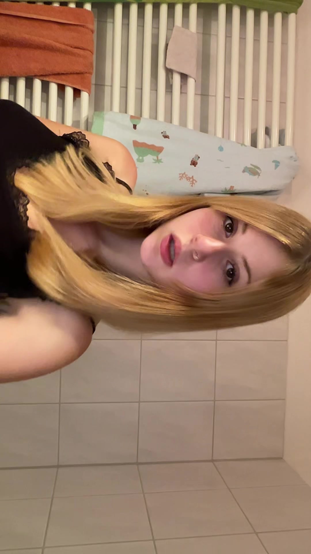 @:b