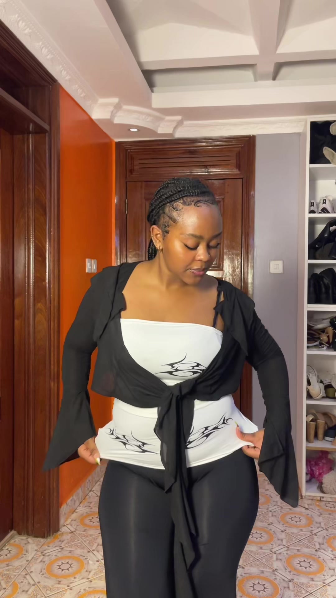 @lindseywangari