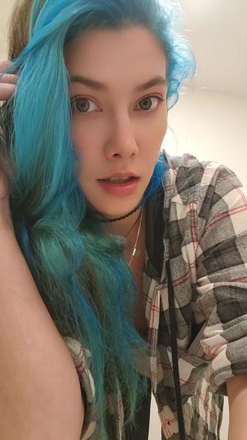 @Thegirlwiththecursemark