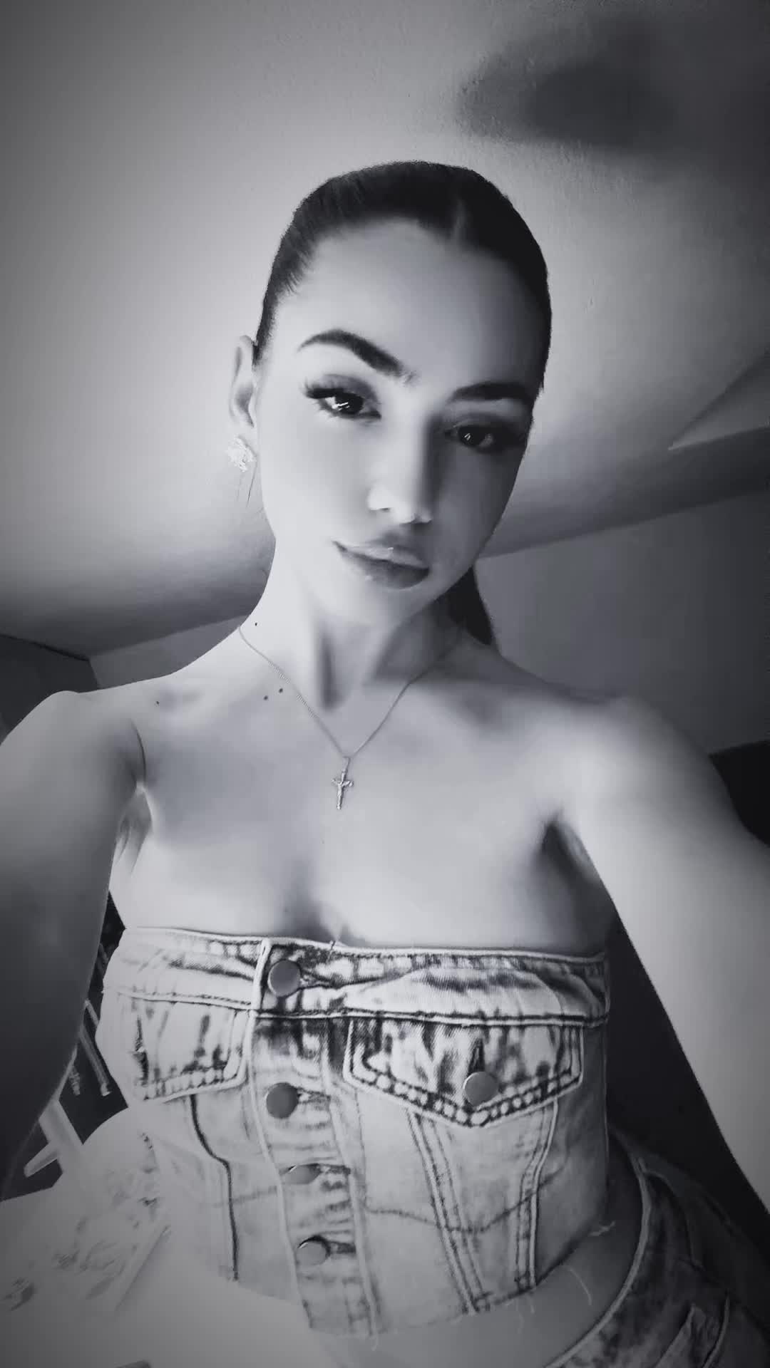 @Марија