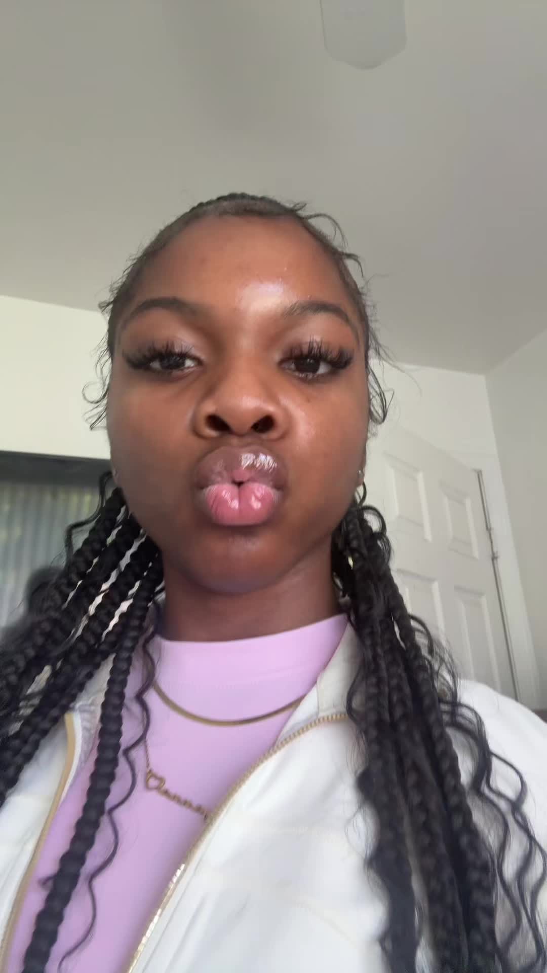 @iyaaa