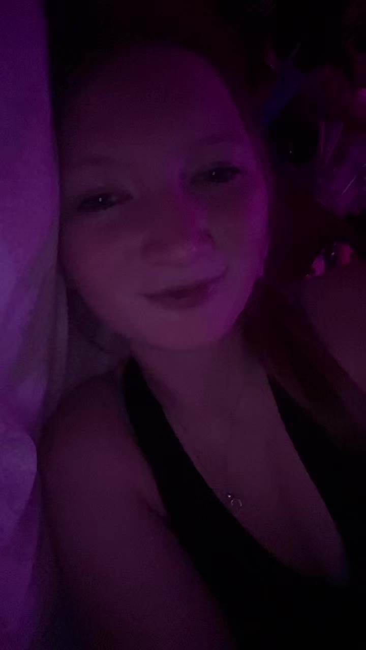 @chloeeconn