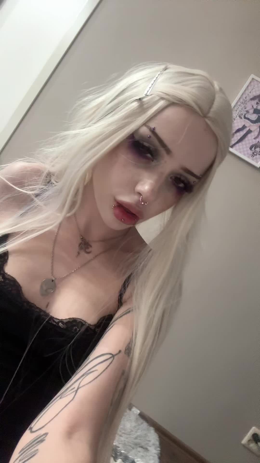 @exumi