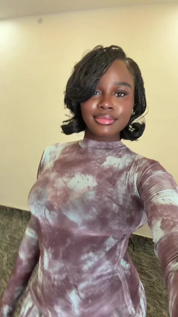 @DebbstheDoll 🫧