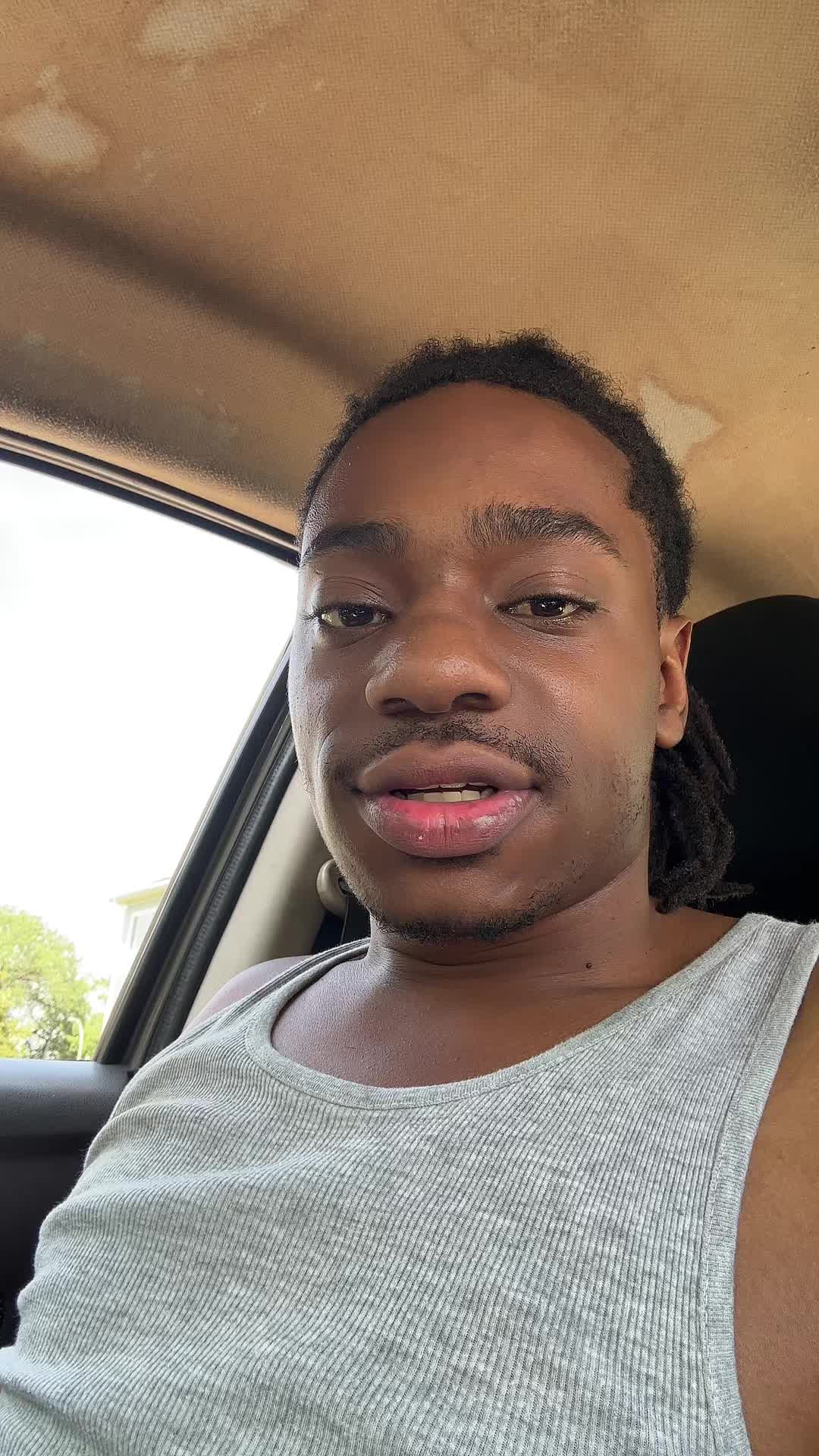 @Free Slapz 👋🏾