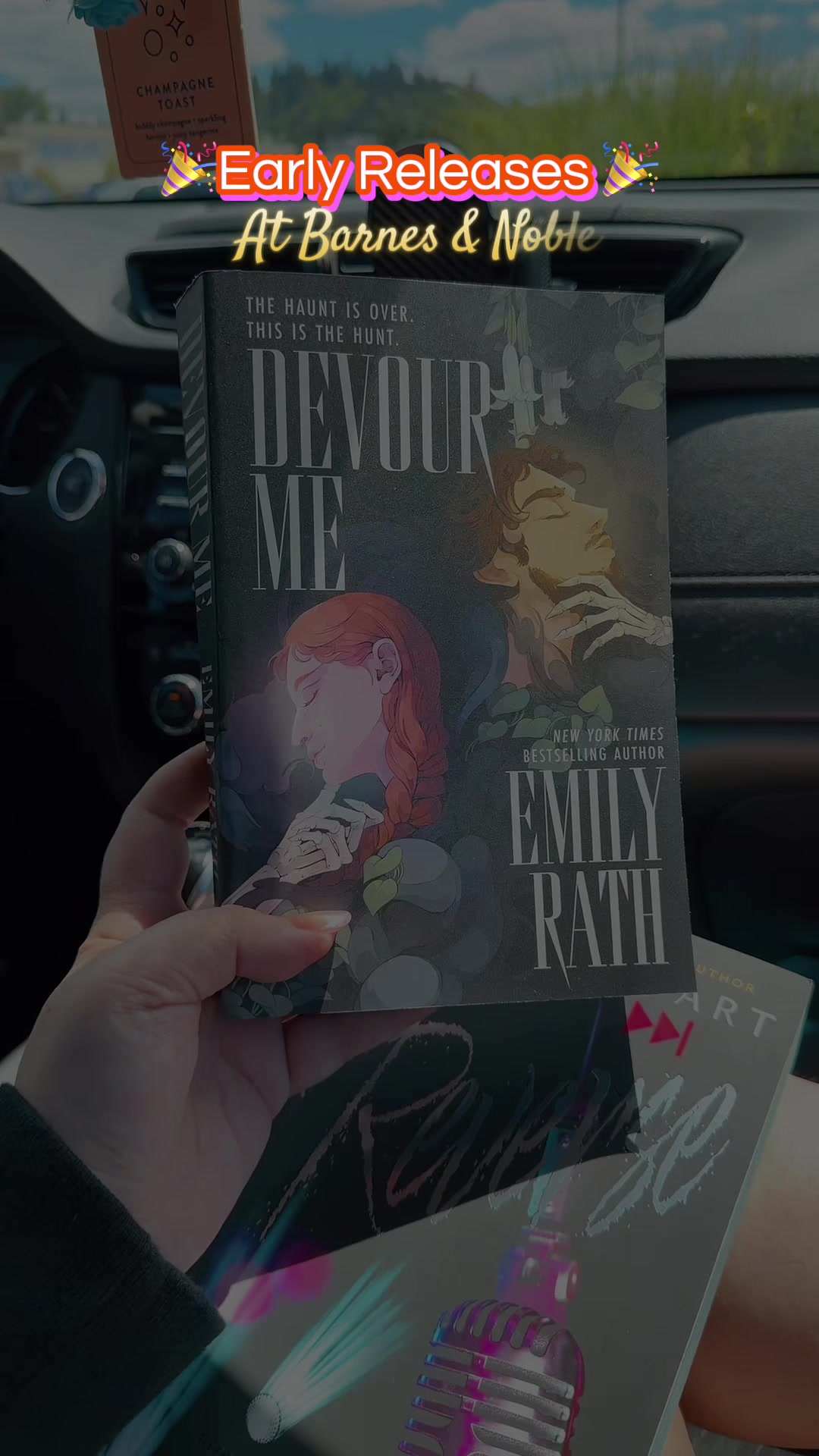 @Danielle Reads ๐โ๏ธ ๐งธ