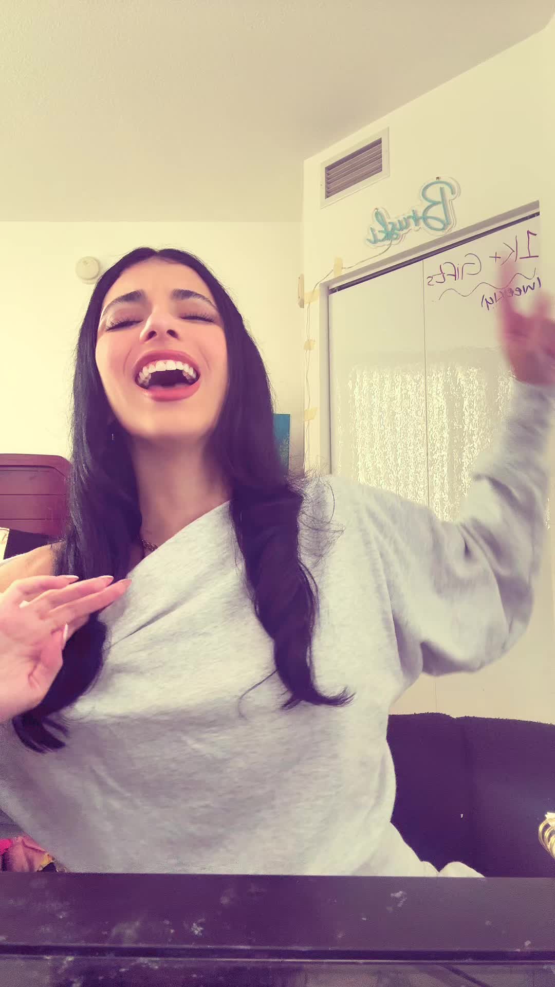 @itsgillyd
