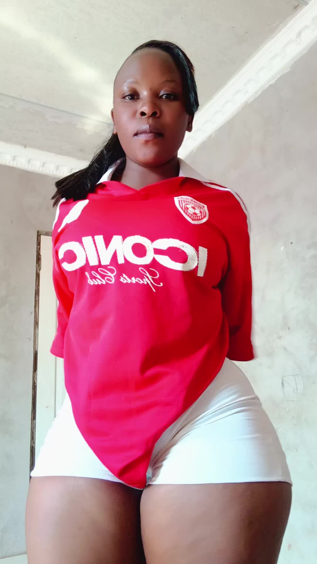 @Nikiwe.