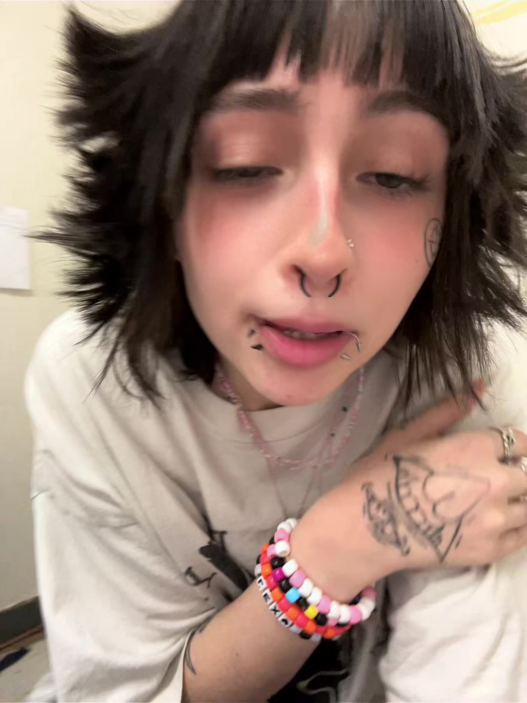 @️