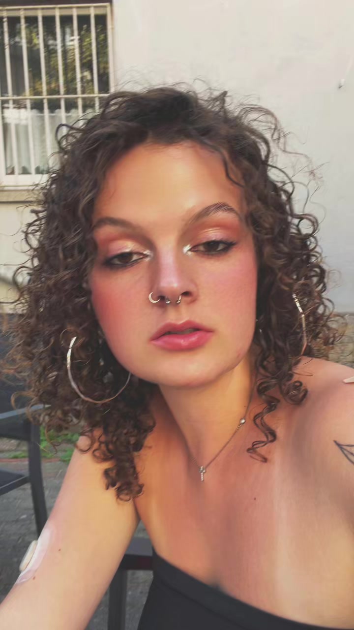 @v i v i ⚢