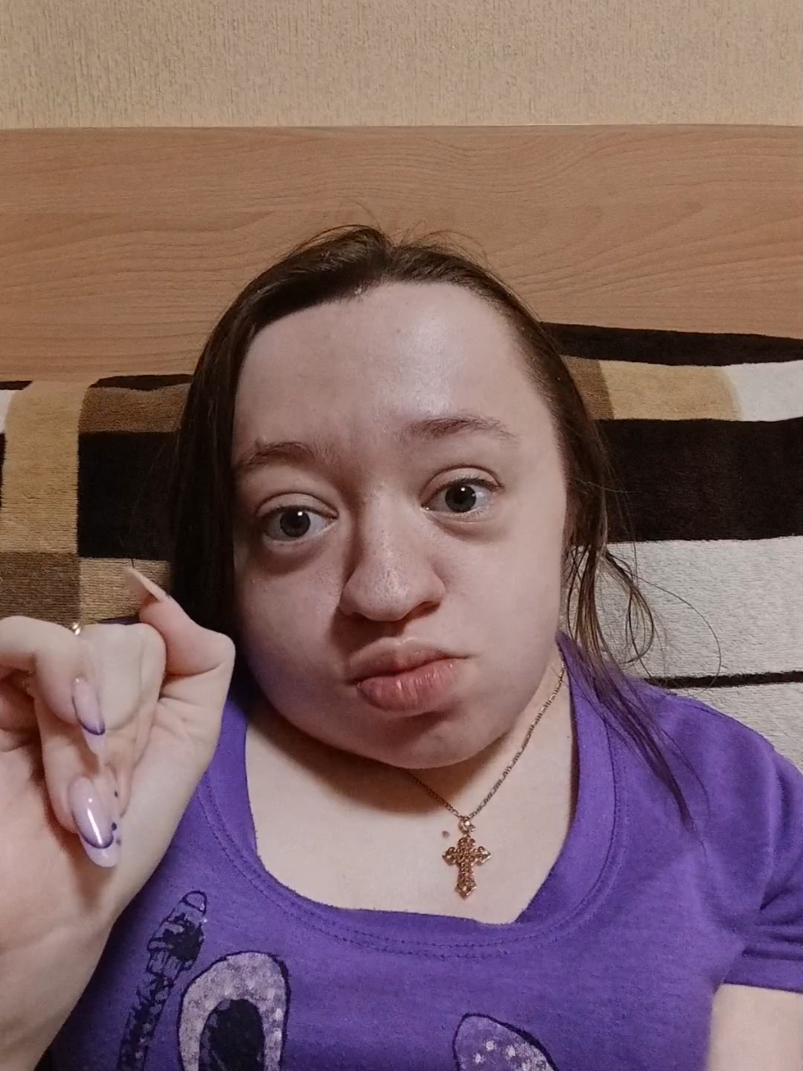 @𝕻𝖔𝖑𝖎𝖓𝖆 𝖔𝖓 𝖜𝖍𝖊𝖊𝖑𝖘