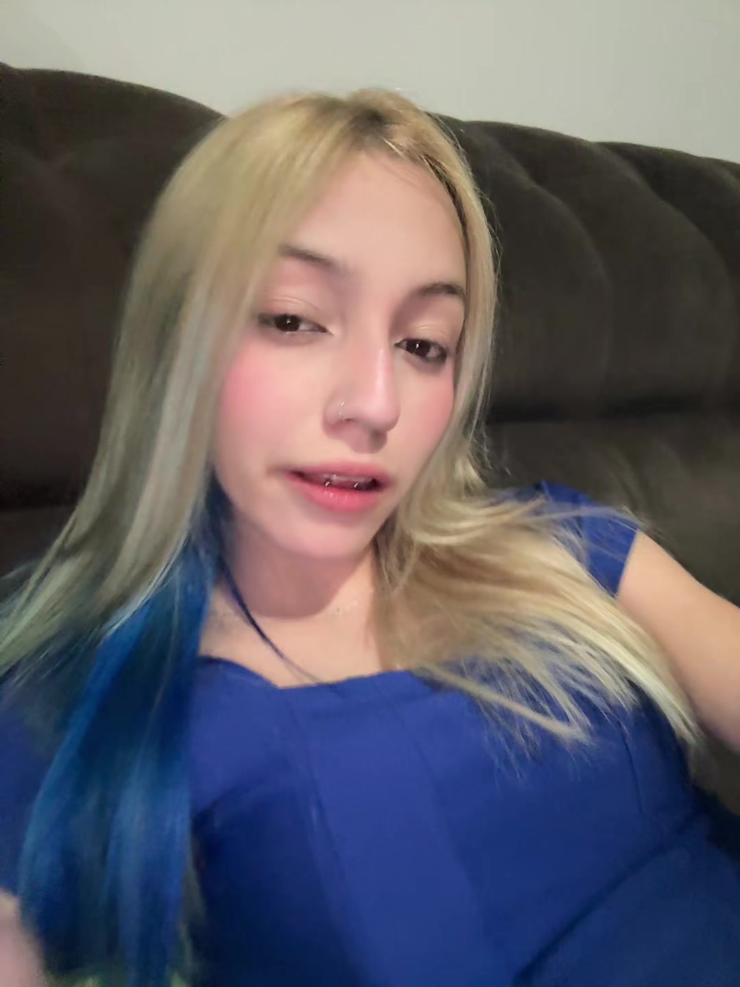 @Larinha 🐣