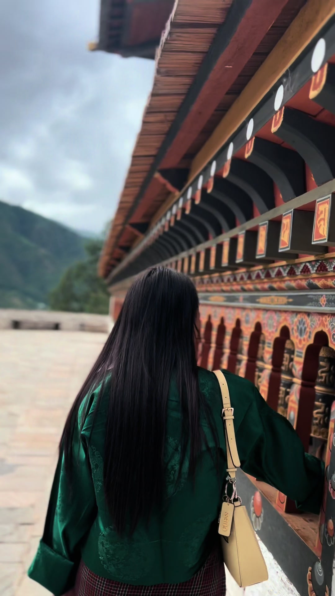 @མོ