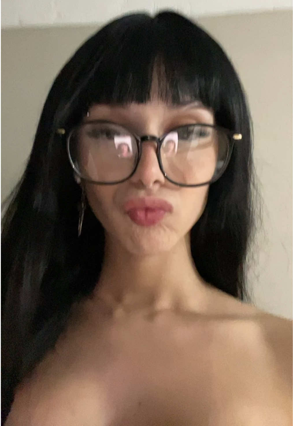 @👾