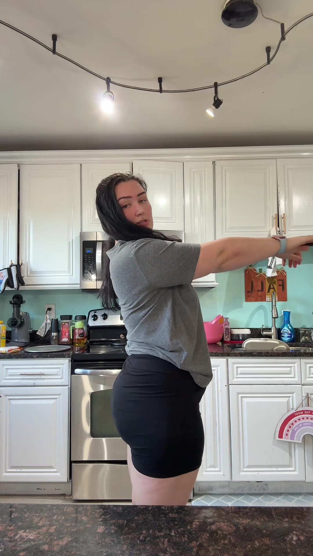 @Ashleyplusfour