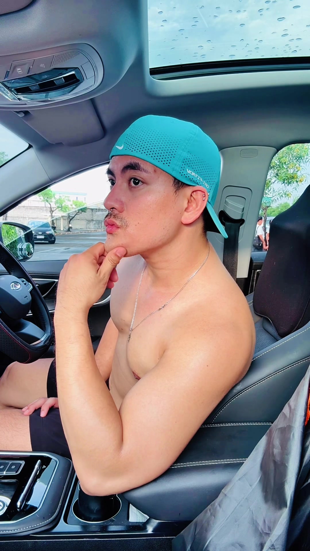 @GheeioCotas on IG