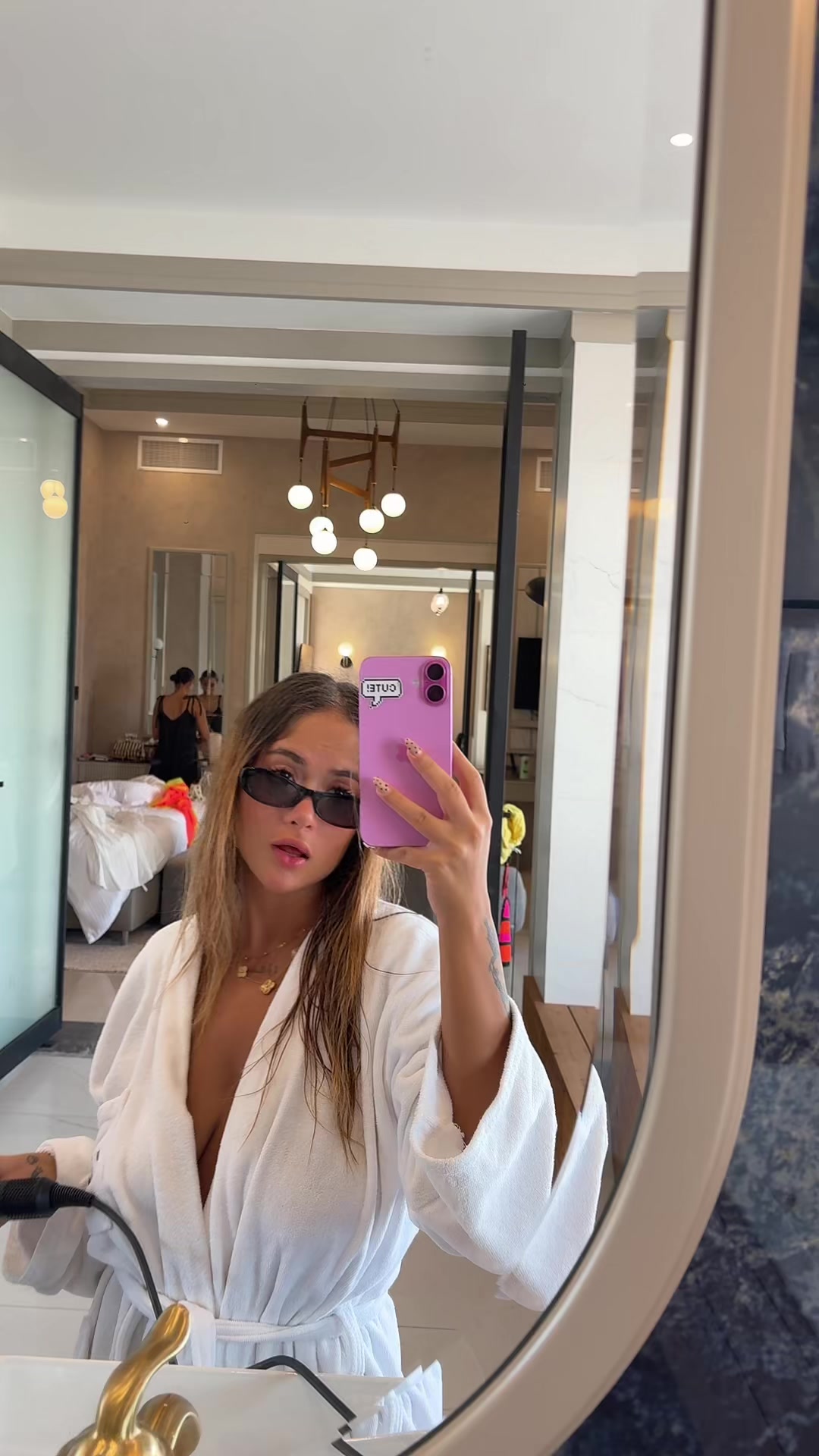 @taranealmasi