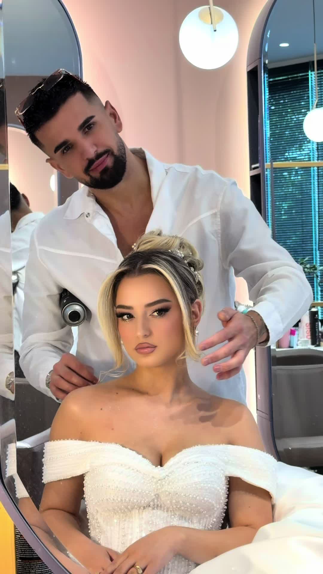@hair_makeup_artist_Mario