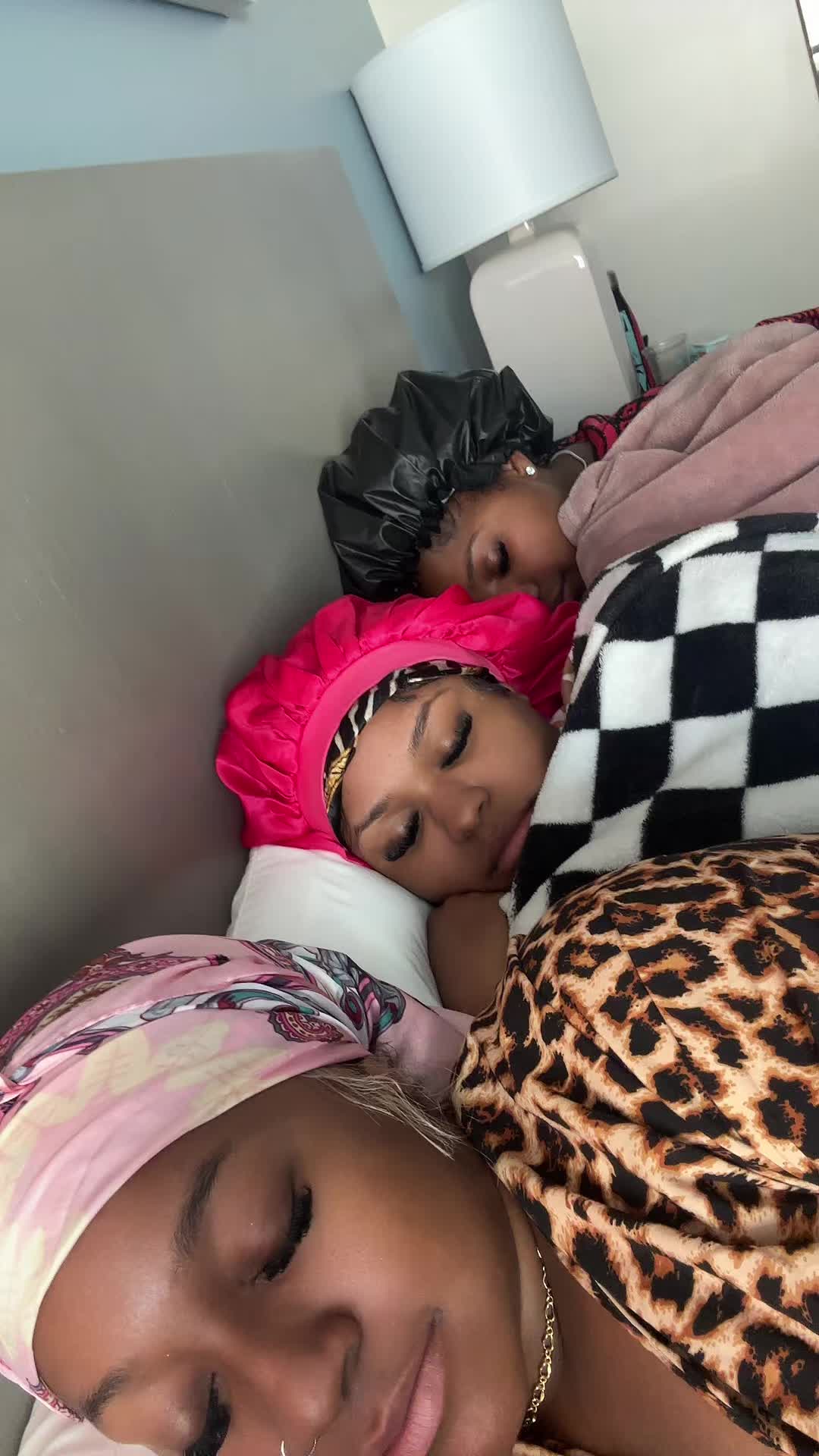 @YT: Tasyalashay
