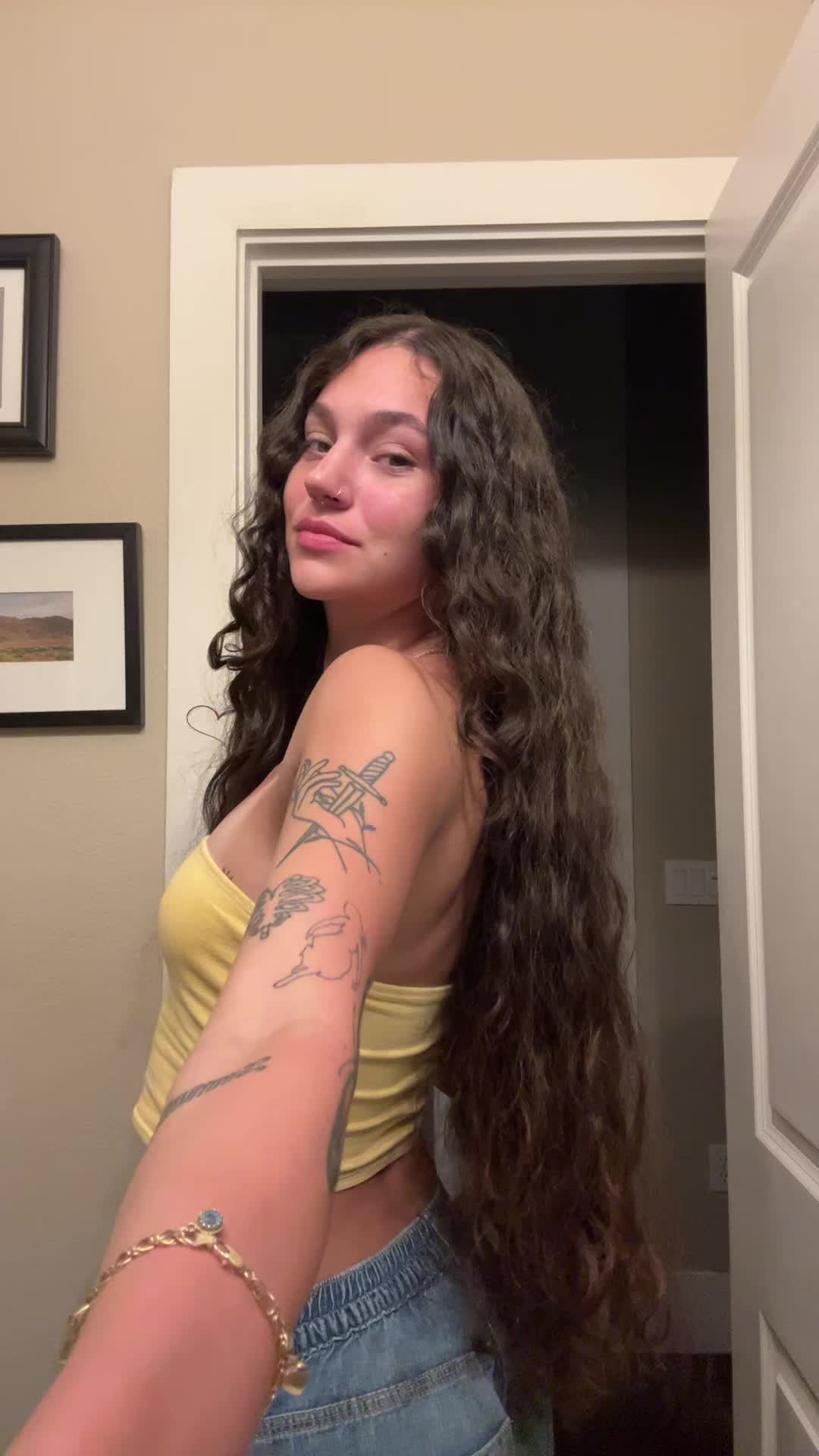 @Bella