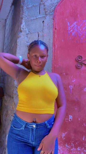 @Samie Bee🐝🍒🧸🎀🥀♌️