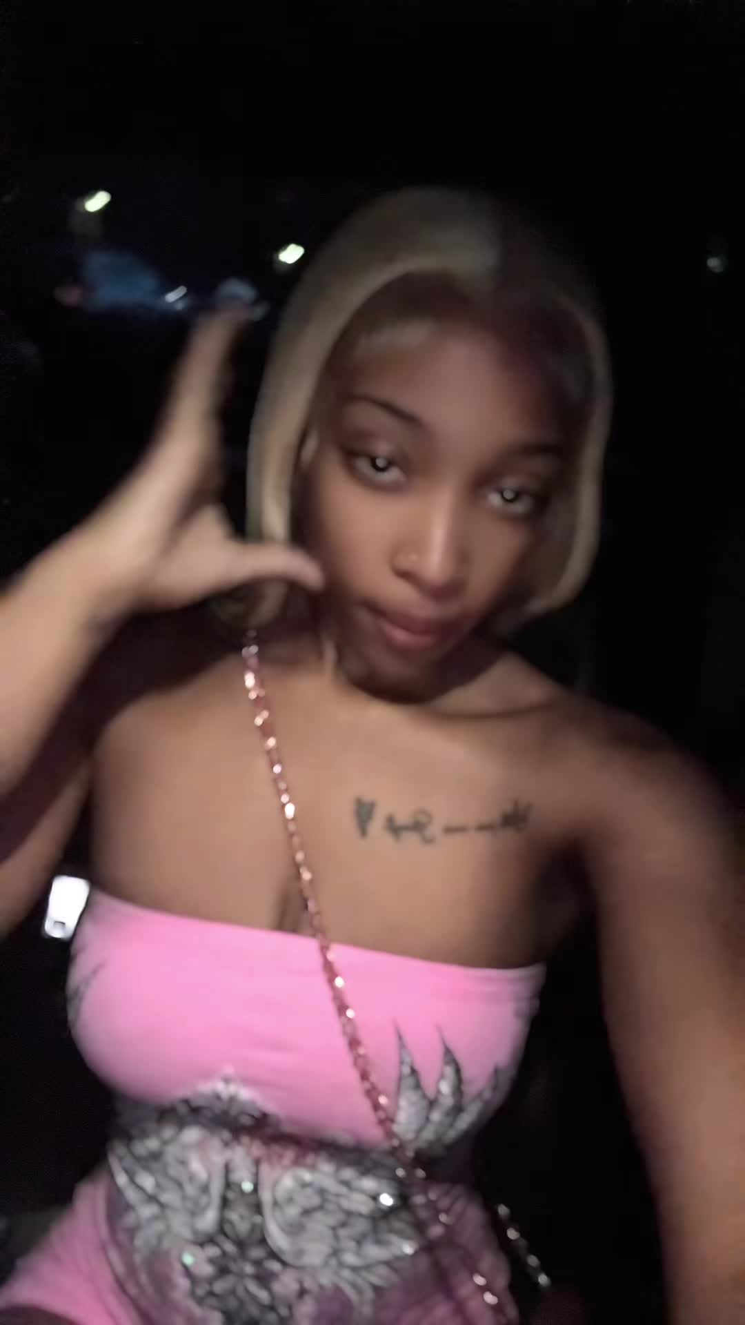 @likkle_.pinkyy