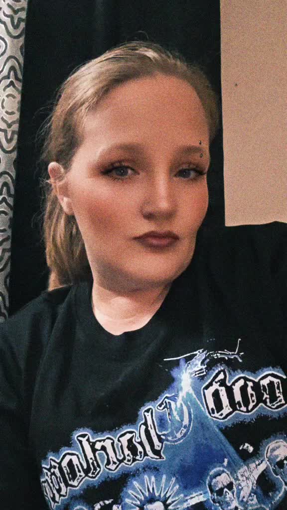 @Sarah🦇 🧛♀️