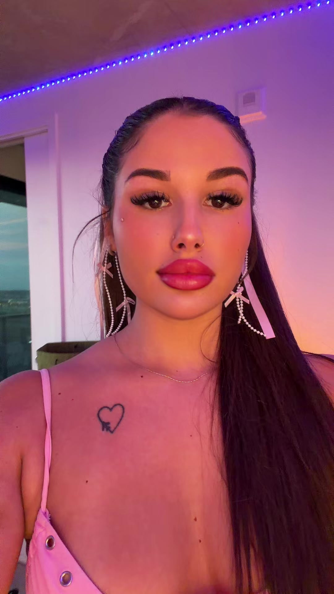 @onlyalexiax