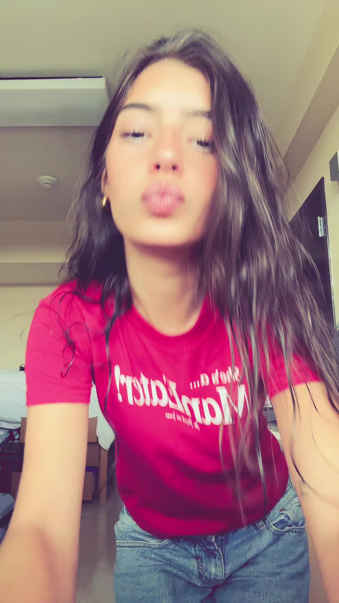 @livlovelaughe