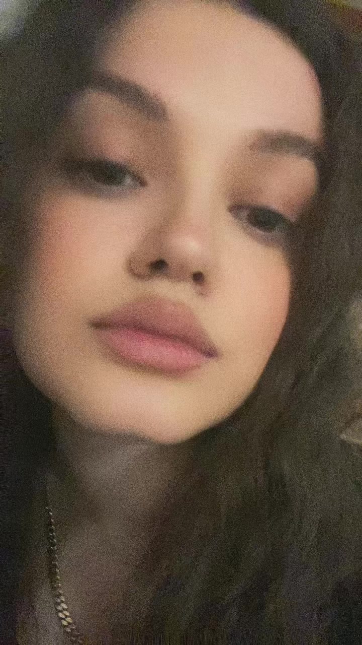 @Ana🥰