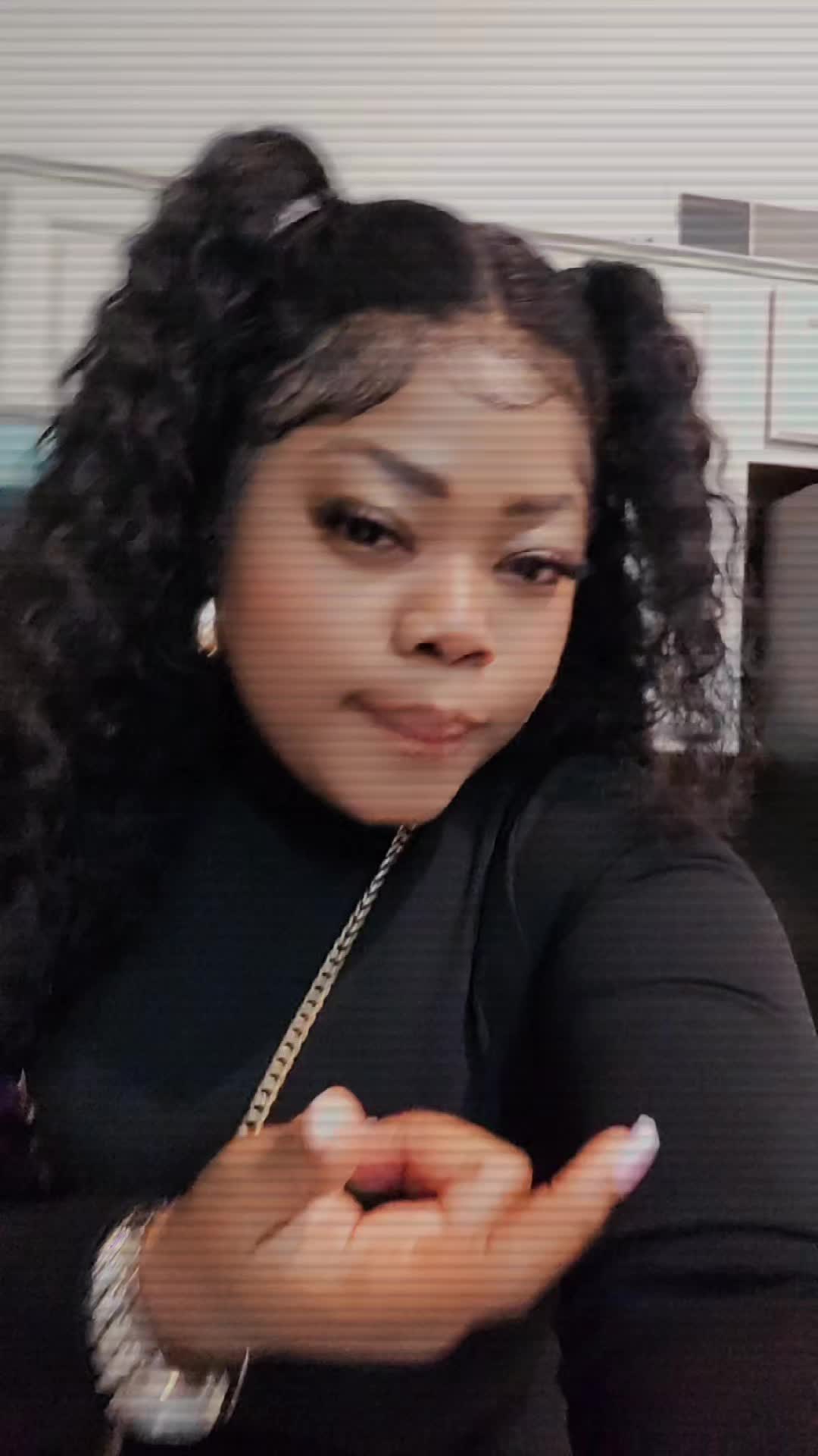 @Lola Bazile