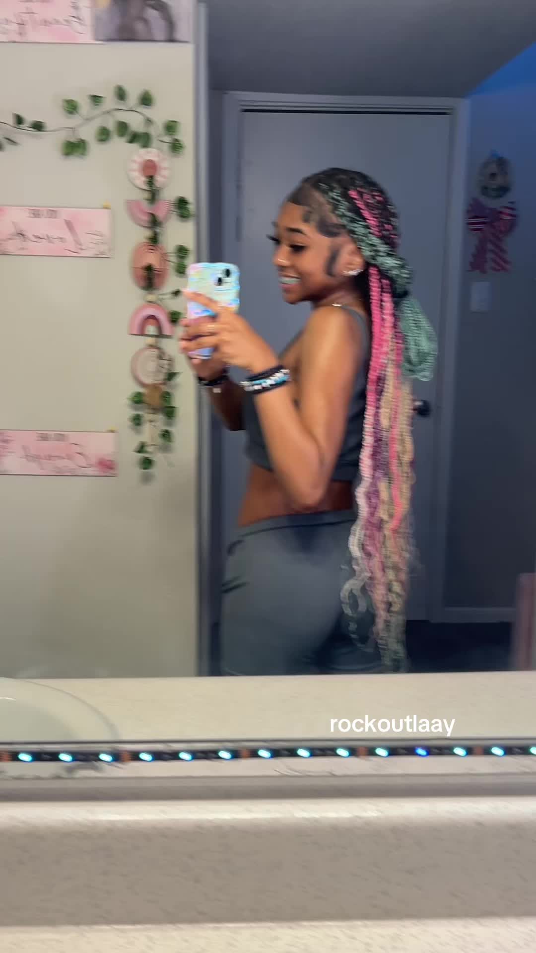 @rockoutlaay