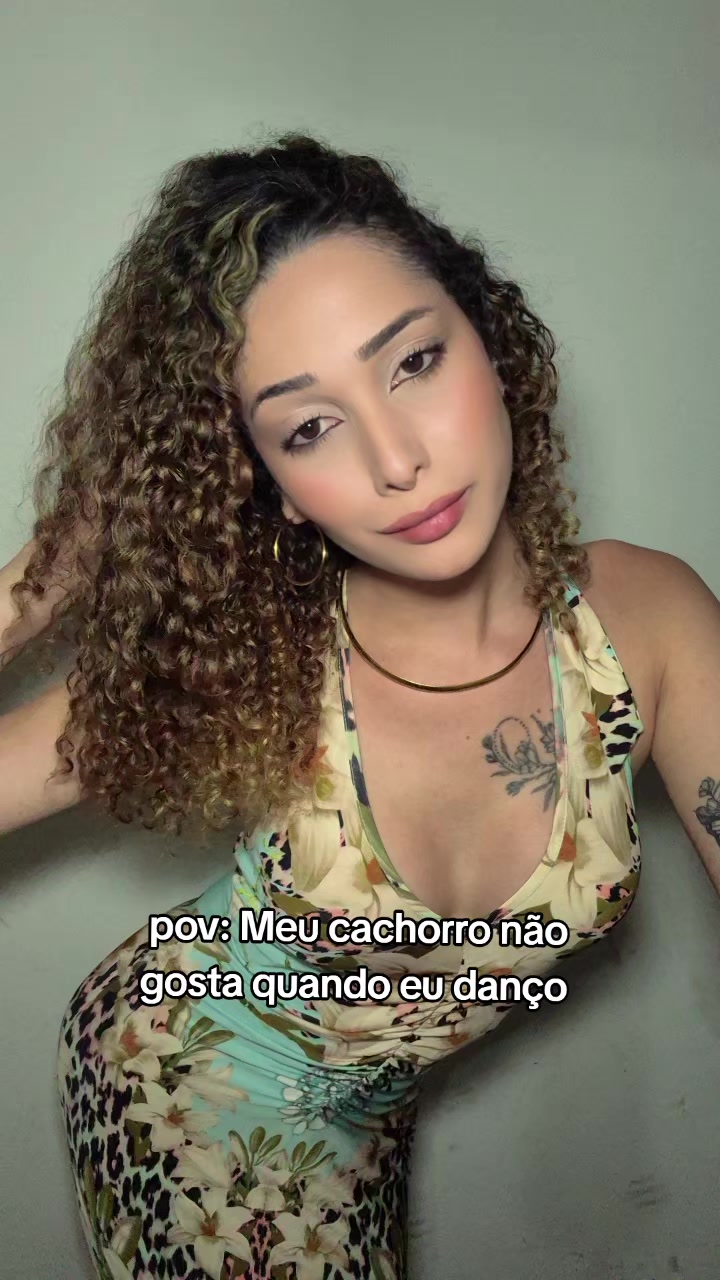 @Elly