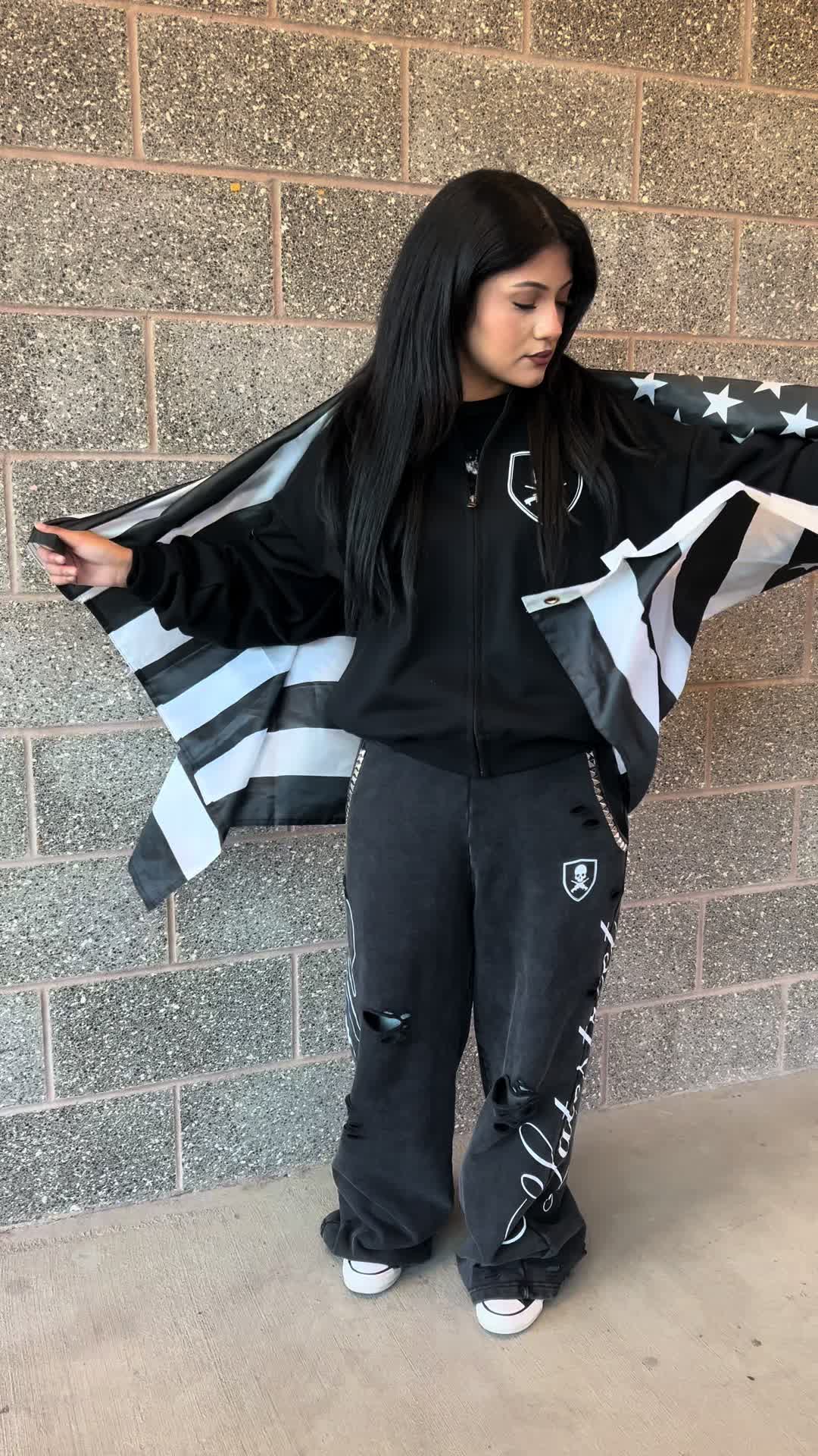 @⃟